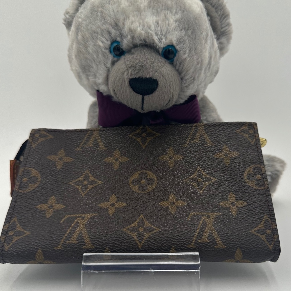 Louis Vuitton Pouchette